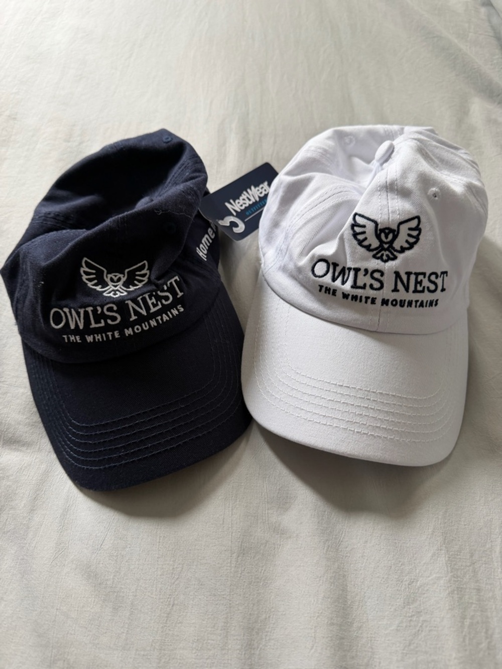 The White Mountains Embroidered Baseball Cap - White / Navy